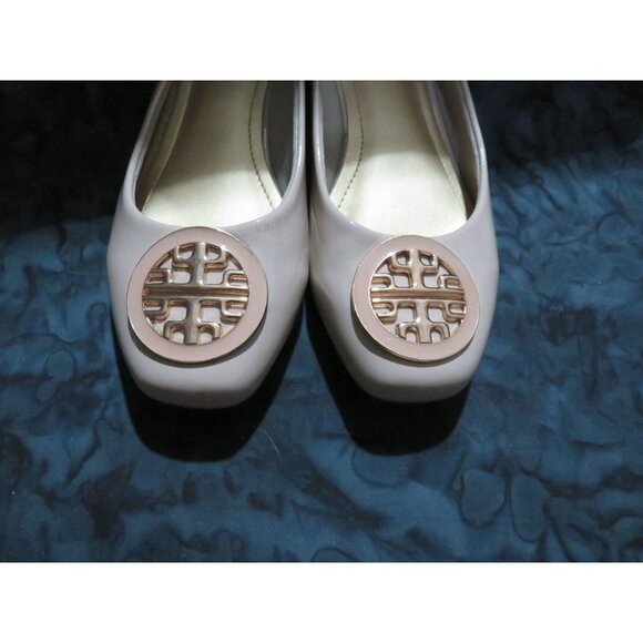 Pierre Dumas Tan Italian Leather Gold Medallion Ballet Flats size 7 - Picture 2 of 7